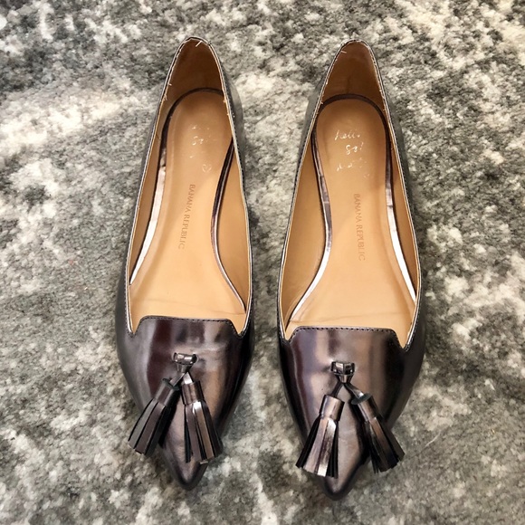 Banana Republic Shoes - Banana Republic Gunmetal Tassel Flats